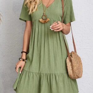 Green V-Neck Short Sleeve Dress